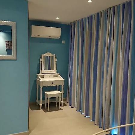 דירה Marine View אלבור